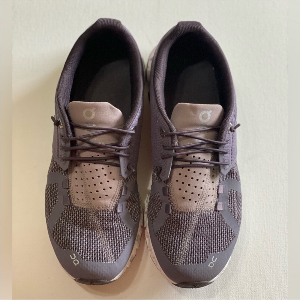 On Running - Picture 5 of 7